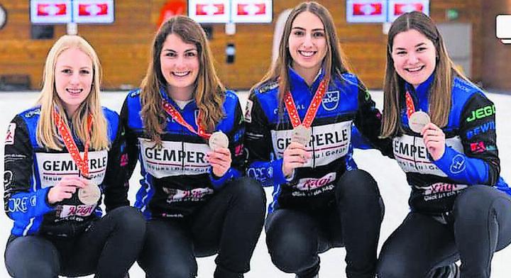 Nur ein Curlingteam war besser als Corrie Hürlimann (Skip), Celine Schwizgebel, Nadine Bärtschiger und Anna Gut. Das brachte den Damen den Vize-Schweizermeistertitel.
