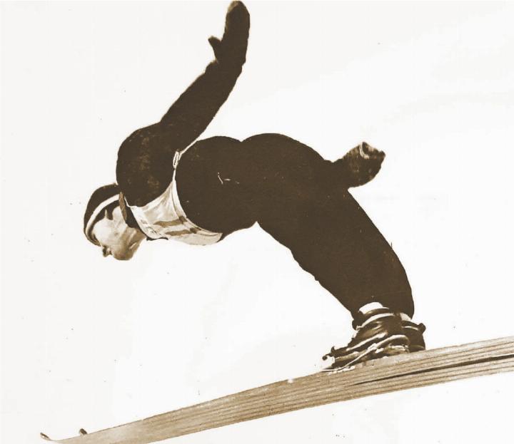 Ste-Croix 1955: Paul Eggenberg bei seinem Sprung zum Schweizermeistertitel. FOTO: ZVG PAUL EGGENBERG