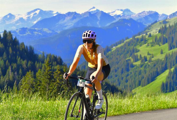 Mit Julie von Grünigen konnte 2023 eine waschechte Gstaaderin den internationalen Frauen-Rennradmarathon La Reine für sich entscheiden. FOTO: ZVG