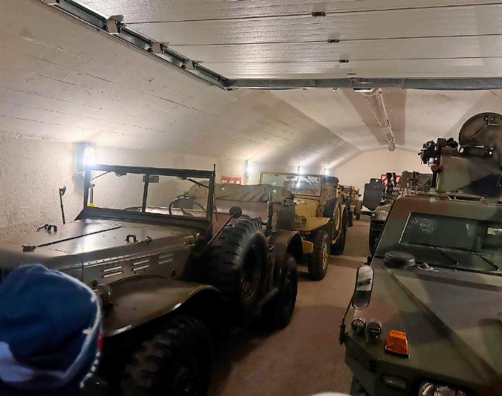 In den heiligen Hallen der privaten Militärfahrzeuge. FOTO: ZVG