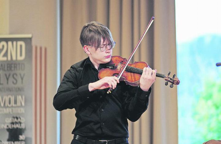 Bohdan Lutz, der Gewinner der letzten Alberto Lysy International Violin Competition. Die Organisation des Wettbewerbs wird fortan in den Händen zweier Vereine liegen. FOTO: ASSOCIATION RENCONTRES MUSICALES CAMERATA LYSY