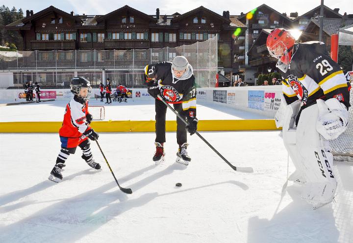 Am Swiss Ice Hockey Day soll das Miteinander auf dem Eis gepflegt werden. FOTO: ANJA MOOSMANN