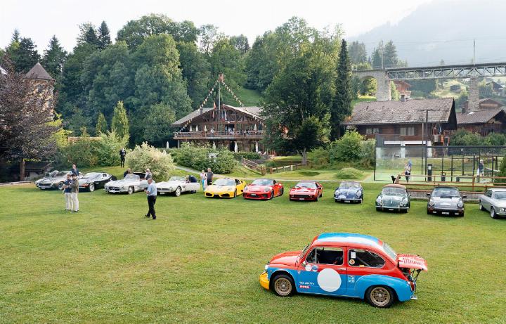 Das Classic-Car-Treffen beim Gstaad Yacht Club. FOTOS: SEBASTIAN DEVENISH