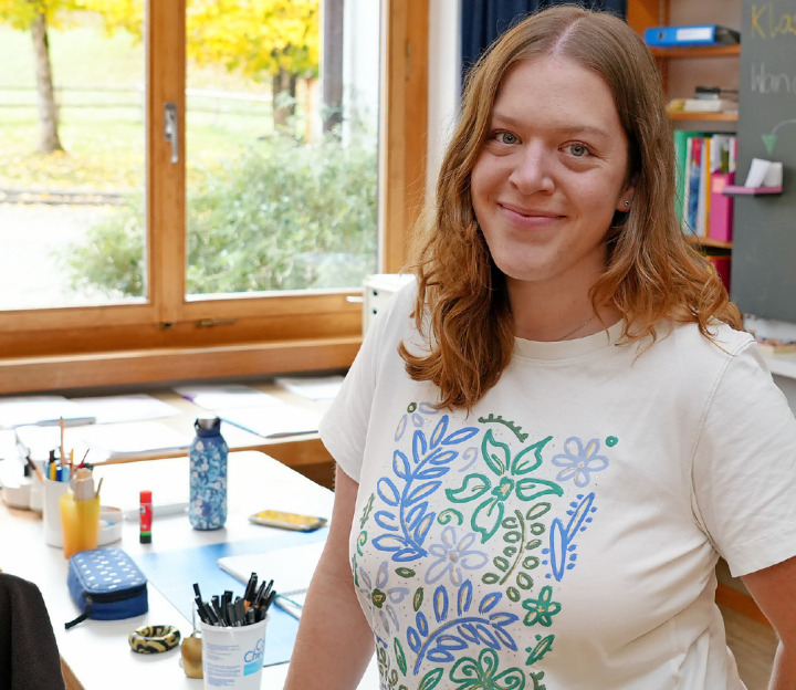 Amelia Westemeier, Klassenlehrerin der 4./5. Klasse in der Primarschule Saanen-Zenetsmatte. FOTOS: JONATHAN SCHOPFER Amelia Westemeier, Klassenlehrerin der 4./5. Klasse in der Primarschule Saanen-Zenetsmatte. FOTOS: JONATHAN SCHOPFER