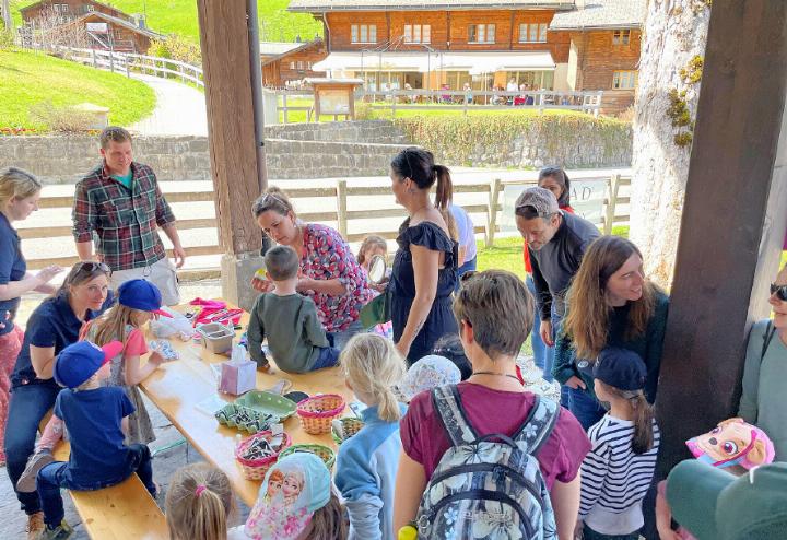 Am Frühlingsfest können sich die Kinder unter anderem auch schminken lassen.   FOTO: ZVG
