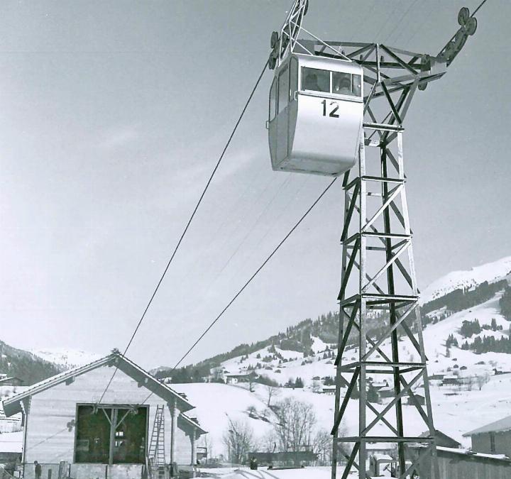 Im Februar 1955 bekam das Berner Oberland seine erste Gondelbahn. Sie führte von Gstaad auf das Eggli. FOTO: ZVG