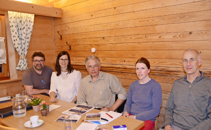 Der Vorstand der Dorforganisation Abländschen: v.l. Patrick Jäger, Géraldine Rolle, Hanspeter Dänzer, Heidi Dänzer und Martin Stocker. FOTOS: ANITA MOSER