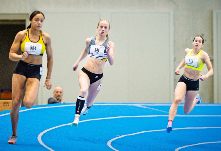 V.l. Malia Curtet, Stade Genève, Sarah Maria Berger, LC Rapperswil-Jona und Leonie Steffen, TV Saanen-Gstaad.