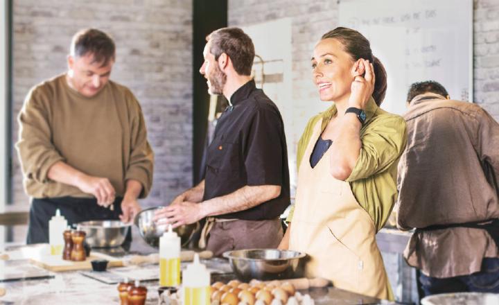Besseres Hören steigert soziale Teilhabe und reduziert Stress.   FOTO: ZVG