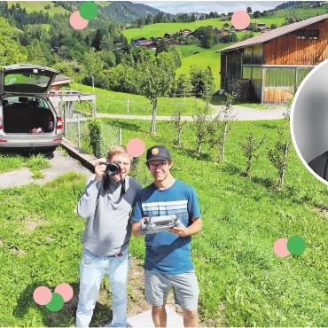 Tag des Lokaljournalismus 2026: Wir stellen die Fragen – diesmal uns selbst - Für einen Artikel im September 2025 traf Jonathan Schopfer den patentierten Ingenieur-Geometer Martin Baumann. Thema waren Drohnenaufnahmen, Vermessungen und Orthophotos im Saanenland.    FOTO: JONATHAN SCHOPFER