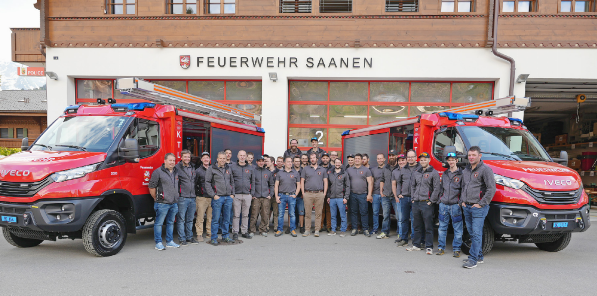 Zwei neue Kleintanklöschfahrzeuge für die Feuerwehr Saanen - Das Bild wird blockiert. – Möglicherweise durch einen aktiven Adblocker.