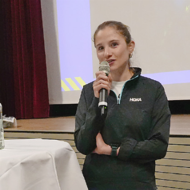 Trailrunnig soll im Saanenland weiter wachsen - Ultratrail-Läuferin Manon Bohard Cailler gewann
eines der härtesten Rennen der Welt – in Gstaad sprach sie über die Rolle der Frauen im Trailrunning.