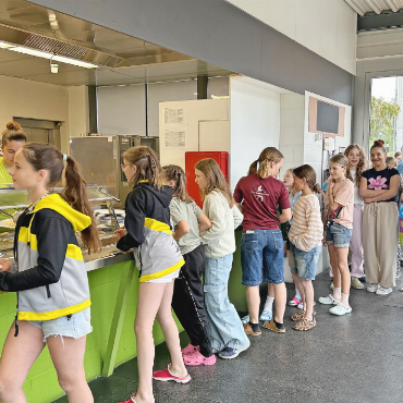 Getu-Lager 2026: Frühlingsferien – Zeit fürs Trainingslager - Mittagessen, um Kraft zu tanken.