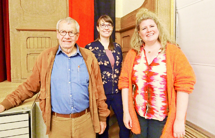 Präsident Stephan Jaggi ist überzeugt, mit dem Vorstand und der Unterstützung von Debora Leuenberger sowie Luzia Rothen-Kunz das
Museum in eine erfolgreiche Zukunft führen zu können. Carmen Simon wird bei Bedarf beratend zur Seite stehen. V.l. Stephan Jaggi, Debora Leuenberger und Carmen Simon; es fehlt Luzia Rothen-Kunz.   FOTO: VRENI MÜLLENER