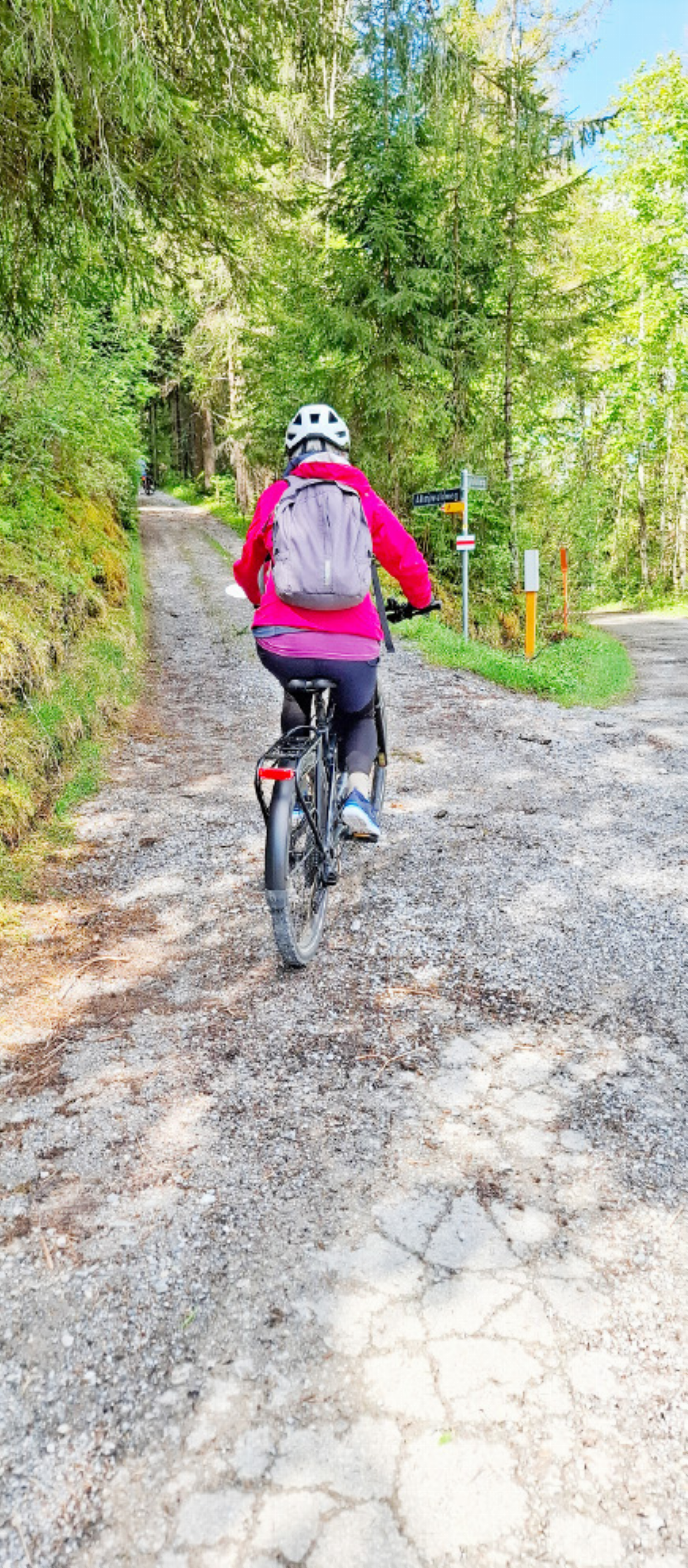 E-Bike- und E-Mountainbike-Kurs für Seniorinnen und Senioren - Das Bild wird blockiert. – Möglicherweise durch einen aktiven Adblocker.