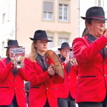 Zwei Topplatzierungen am EMF 2026 für die Brass Band «Harmonie» Saanen und die Musikgesellschaft Gstaad - Die BBHS auf der Marschmusikstrecke in Biel am vergangenen Sonntag.