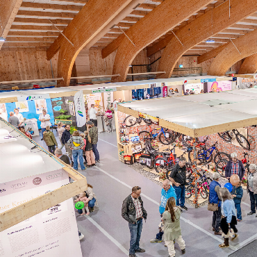 Die Gstaader Messe bleibt lokal - Volle Gänge, viele Begegnungen: Die Gstaader Messe will auch 2026 am regionalen Charakter festhalten.
FOTO: MARCO MINNIG