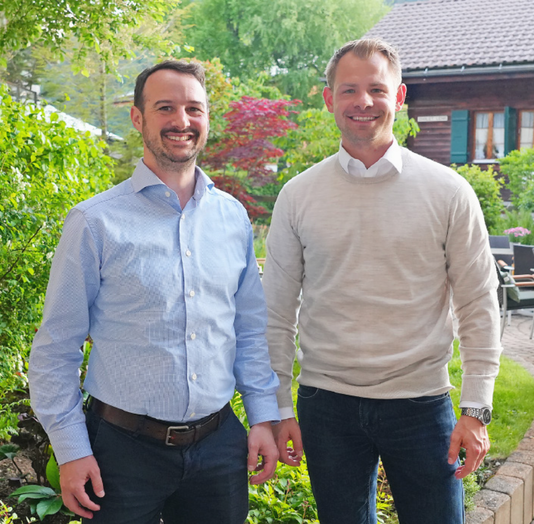Der Gewerbeverein begrüsste zwei neue Mitglieder im Vorstand: Marco Reinle von der T&R Oberland AG (links) ist der neue Sekretär und Lukas Breu von Breu Steiner Rechtsanwälte wird die Projektgruppe Detail verstärken. Der Gewerbeverein begrüsste zwei neue Mitglieder im Vorstand: Marco Reinle von der T&R Oberland AG (links) ist der neue Sekretär und Lukas Breu von Breu Steiner Rechtsanwälte wird die Projektgruppe Detail verstärken.