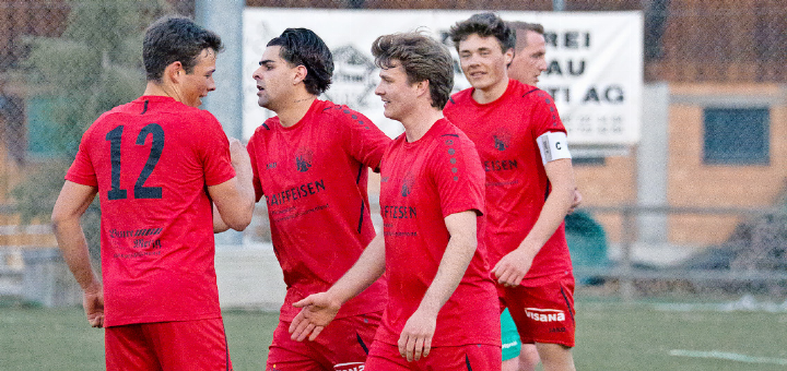 Dem Team des FC Simme/Saane fehlt
noch ein Sieg, um den Aufstieg sicherzustellen.
FOTO: ZVG