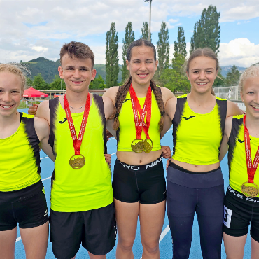 Achtmal Edelmetall an den Berner Nachwuchsmeisterschaften in Thun - U18 und U16: Sofia Lüthi, Jonas Zeller, Leonie Steffen, Ramona von Siebenthal, Zoé Bach. Es fehlen: Noelia Annen und Aylin Perreten.