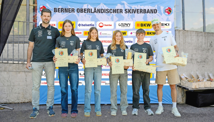 V.l.: Philippe Brand,Svea Lobsiger,Romina Otto,Tiziana Germann,Manuel Heiniger undSandro Hauswirth.
FOTO: RK-PHOTOGRAPHY V.l.: Philippe Brand,Svea Lobsiger,Romina Otto,Tiziana Germann,Manuel Heiniger undSandro Hauswirth.
FOTO: RK-PHOTOGRAPHY