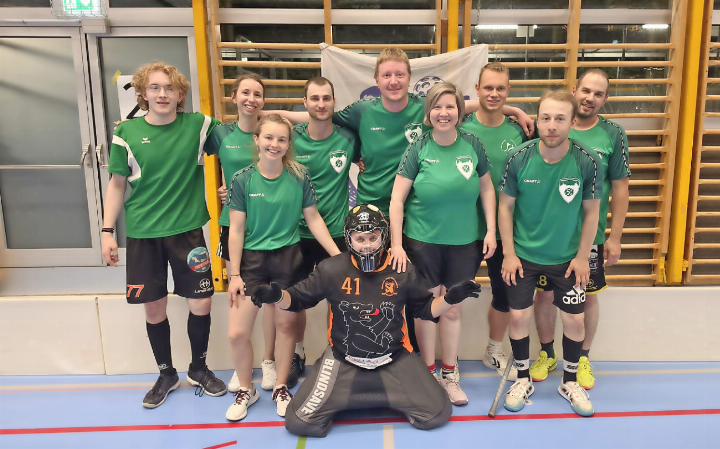 Die Unihockeyriege des TV Saanen-Gstaad erreichte an der Mixed Night in Bern das Viertelfinale.
FOTO: ZVG