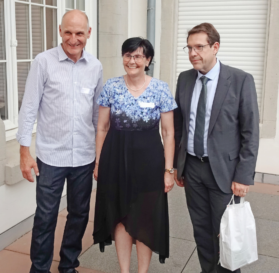 V.r.: Oberbürgermeister Hanno Benz, Petra Schläppi und Philippe Marmet. V.r.: Oberbürgermeister Hanno Benz, Petra Schläppi und Philippe Marmet.