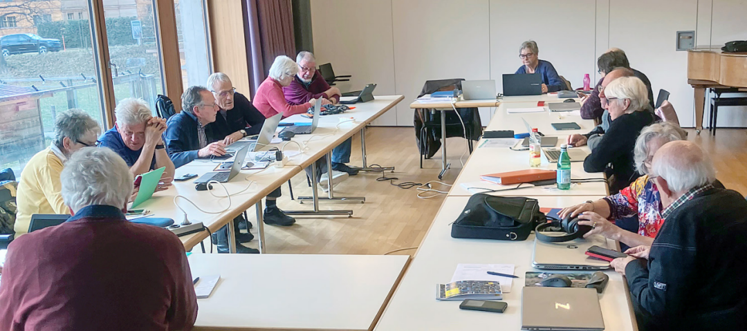 Die Computeria findet alternierend im Saal vom Maison Claudine Pereira und in der Schulanlage Zweisimmen statt. FOTOS: ZVG Die Computeria findet alternierend im Saal vom Maison Claudine Pereira und in der Schulanlage Zweisimmen statt. FOTOS: ZVG
