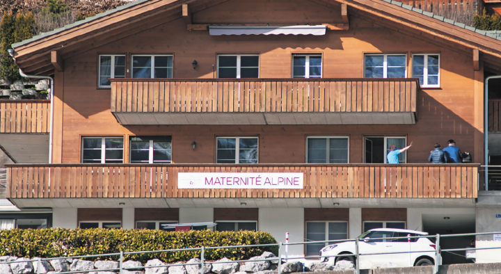 Noch befindet sich die Maternité Alpine im Chalet in Zweisimmen. Per 1. Juli 2026 zieht das Geburtshaus in das Spital Zweisimmen um.   ARCHIVFOTO: KEREM MAURER