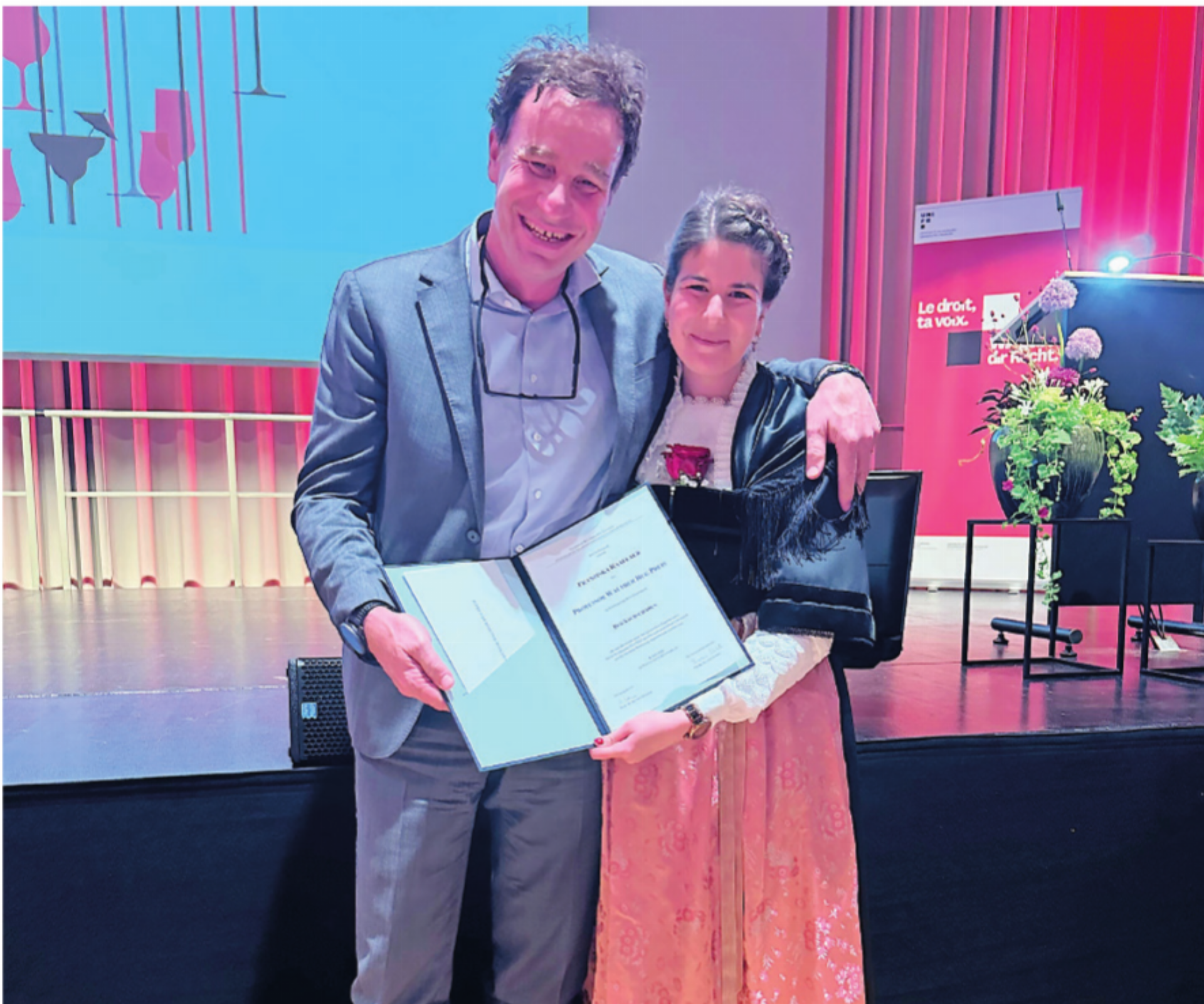 Dr. iur. Franziska Raaflaub mit dem Professor Walther Hug-Preis ausgezeichnet - Das Bild wird blockiert. – Möglicherweise durch einen aktiven Adblocker.
