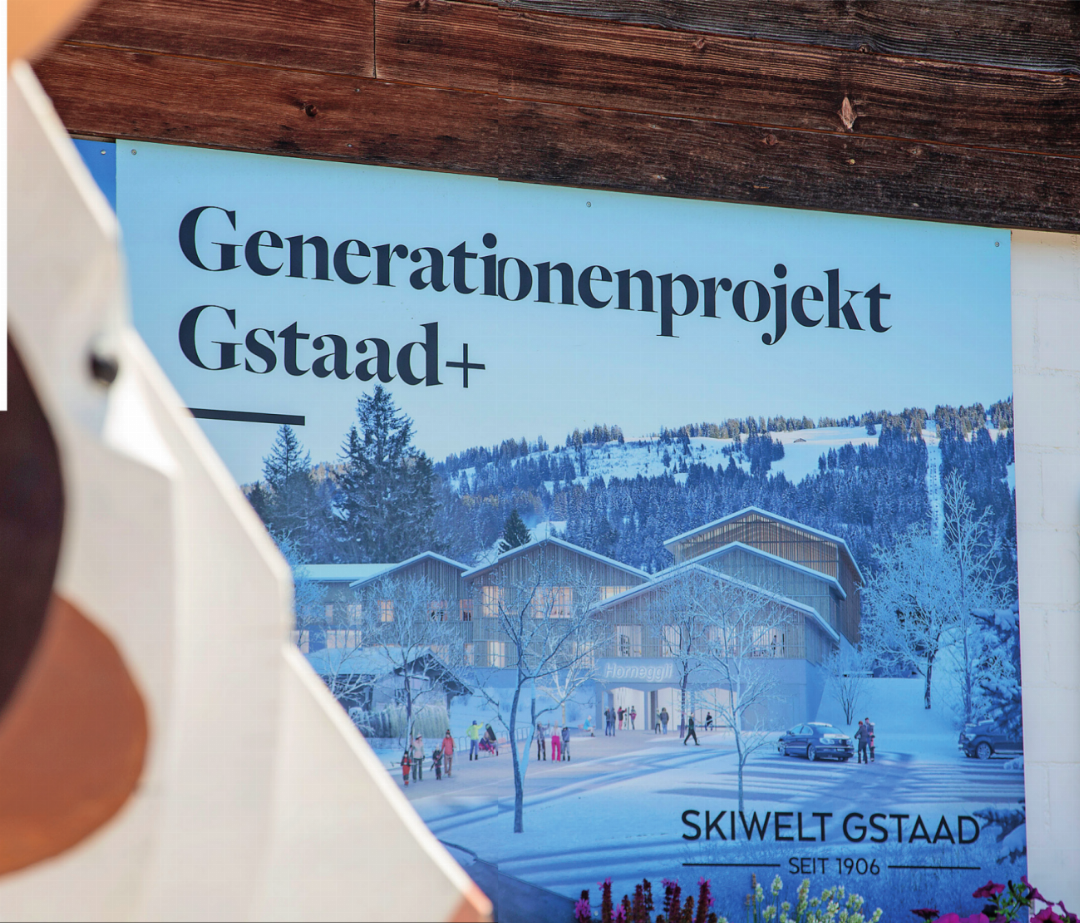 An der Talstation Horneggli in Schönried informiert eine Visualisierung über das Generationenprojekt Gstaad . FOTO: JOCELYNE PAGE An der Talstation Horneggli in Schönried informiert eine Visualisierung über das Generationenprojekt Gstaad . FOTO: JOCELYNE PAGE