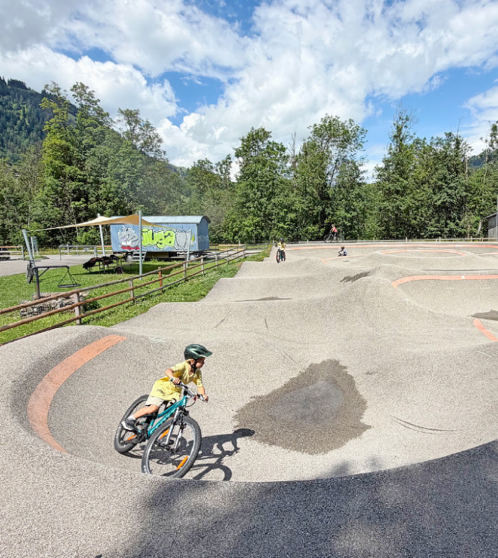 Der Pumptrack war ein grosses Highlight der Kinder. Der Pumptrack war ein grosses Highlight der Kinder.
