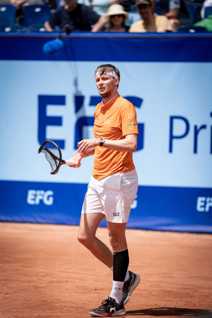 Titelverteidiger Alexander Bublik scheitert im Achtelfinal gegen Quentin Halys. Foto: Breakpoint Images by Meierhans Titelverteidiger Alexander Bublik scheitert im Achtelfinal gegen Quentin Halys. Foto: Breakpoint Images by Meierhans