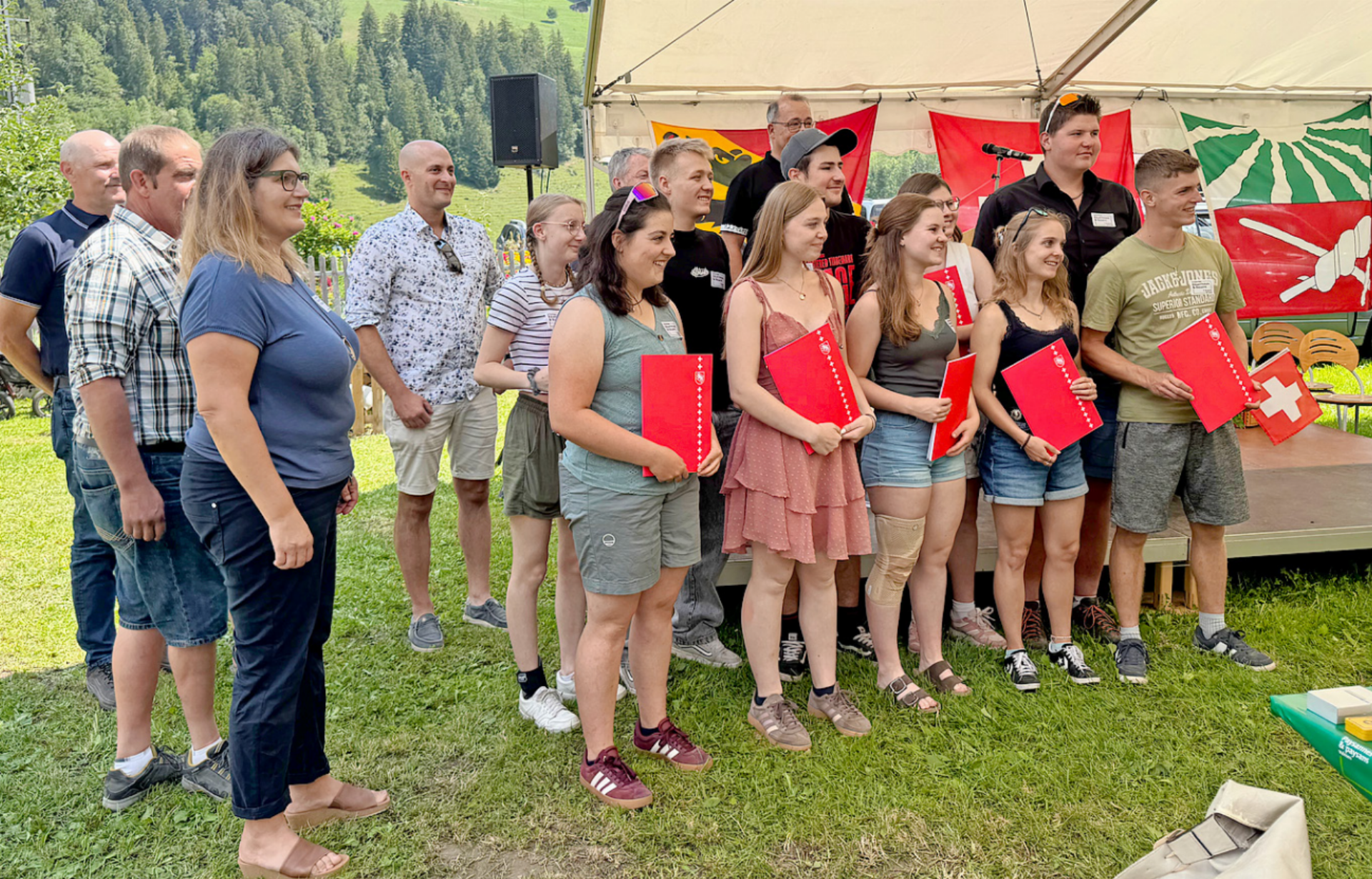 Bodenständigkeit an der Lenk: Der 1.-August-Brunch auf dem Bühlerhof - Das Bild wird blockiert. – Möglicherweise durch einen aktiven Adblocker.