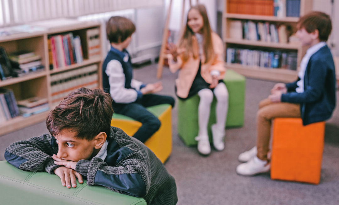Mobbing an Schulen: Betroffene Personen leiden oft im Stillen. Mobbing an Schulen: Betroffene Personen leiden oft im Stillen.