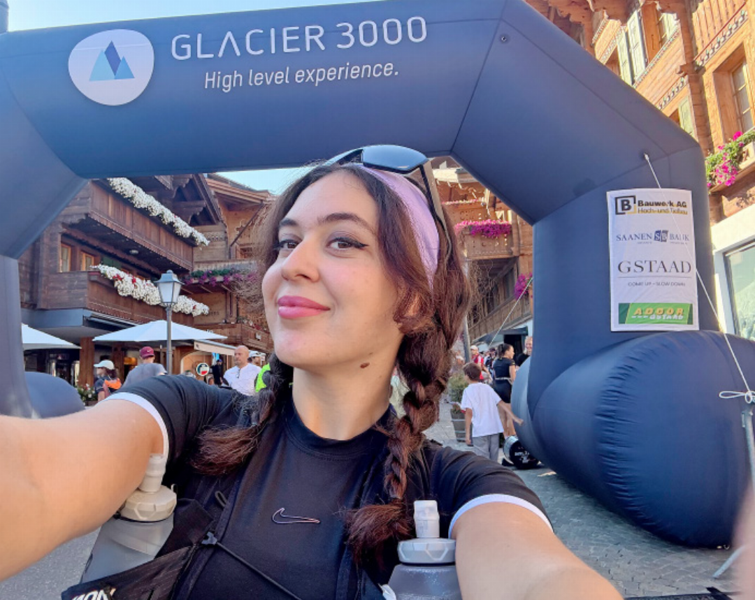 Unsere freie Mitarbeiterin Irini Papandreou stellte sich der Herausforderung des Glacier 3000 Run. Unsere freie Mitarbeiterin Irini Papandreou stellte sich der Herausforderung des Glacier 3000 Run.
