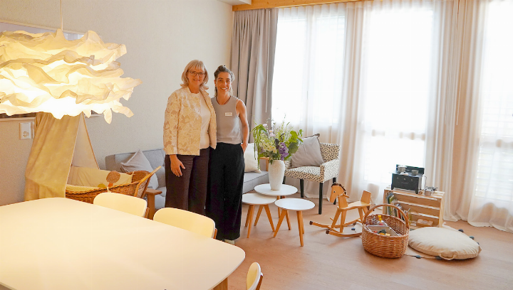 Präsidentin Anne Speiser (links) und Co-Betriebsleiterin Susanne Reber zeigten stolz die neuen Lokale. FOTOS: SIMMENTALZEITUNG/CHARLOTE ENGSTAD Präsidentin Anne Speiser (links) und Co-Betriebsleiterin Susanne Reber zeigten stolz die neuen Lokale. FOTOS: SIMMENTALZEITUNG/CHARLOTE ENGSTAD