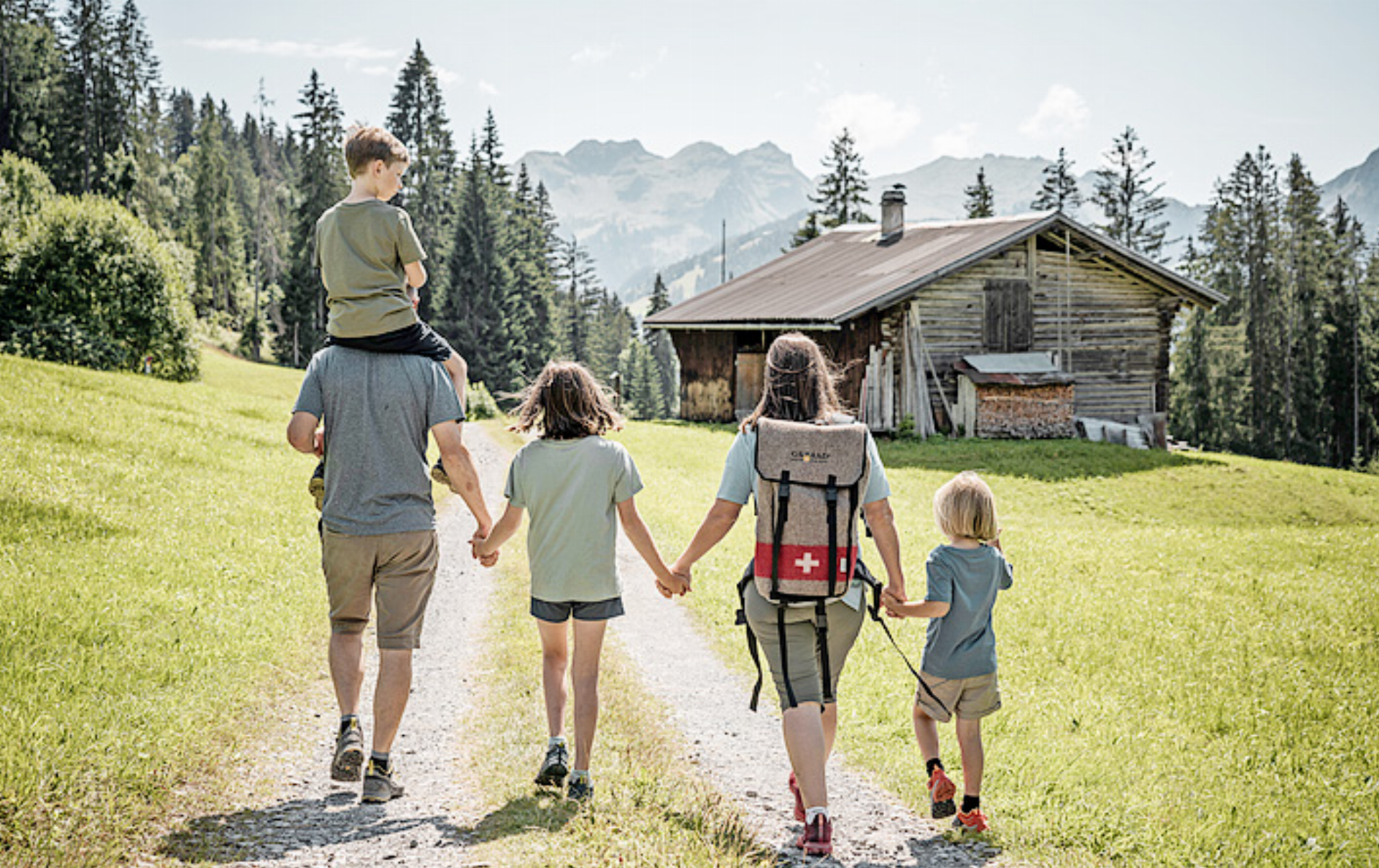 Nationaler Wandertag der Schweizer Familie – Gstaad heisst die Schweiz willkommen - Das Bild wird blockiert. – Möglicherweise durch einen aktiven Adblocker.