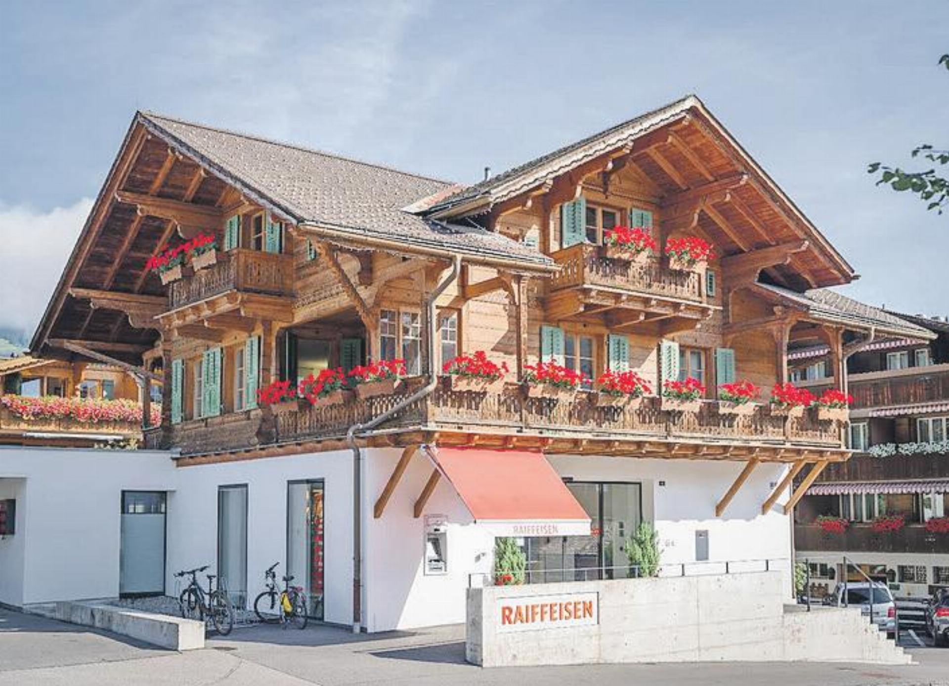 Mehr Raum für persönliche Beratung in Gstaad - Das Bild wird blockiert. – Möglicherweise durch einen aktiven Adblocker.