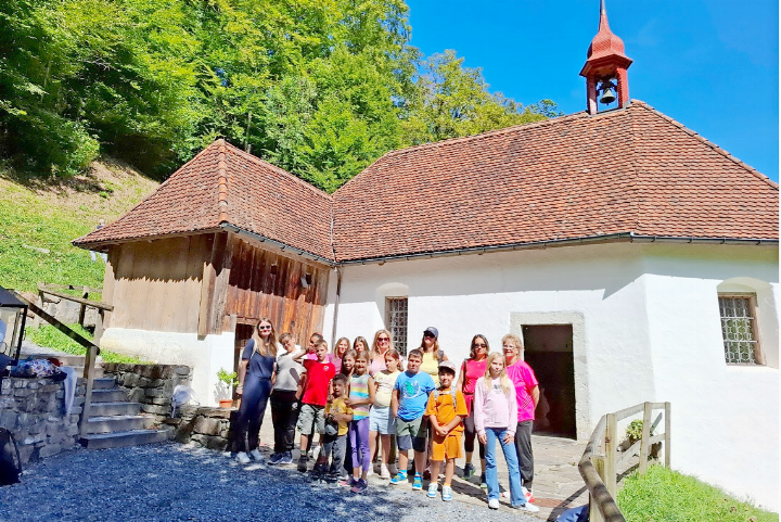 Die Gruppe vor der Einsiedlerkirche.    FOTO: ZVG