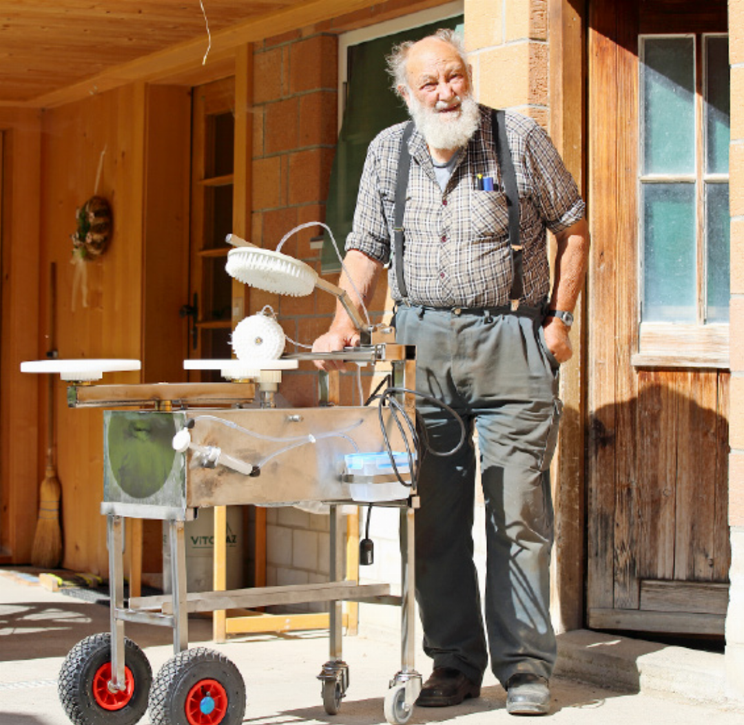 Gottfried Ryter aus Gruben in Gstaad hält nichts davon, seine Maschinen zu patentieren. Gottfried Ryter aus Gruben in Gstaad hält nichts davon, seine Maschinen zu patentieren.