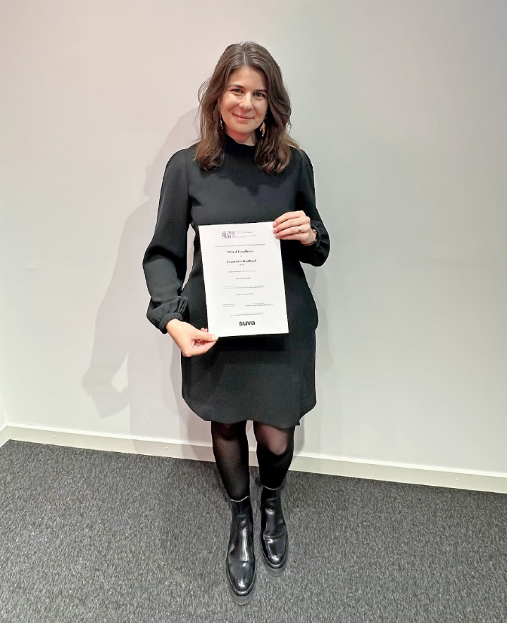 Franziska Raaflaub erhielt den Prix d’Excellence der Schweizerischen Gesellschaft für Haftpflicht- und Versicherungsrecht.    FOTO: ZVG
