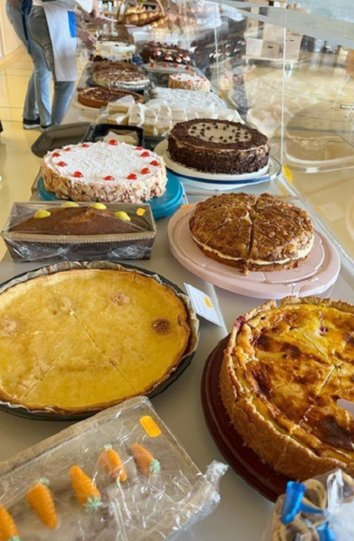 Die Kaffeestube bietet feine Kuchen und Backwaren.
FOTO: ZVG