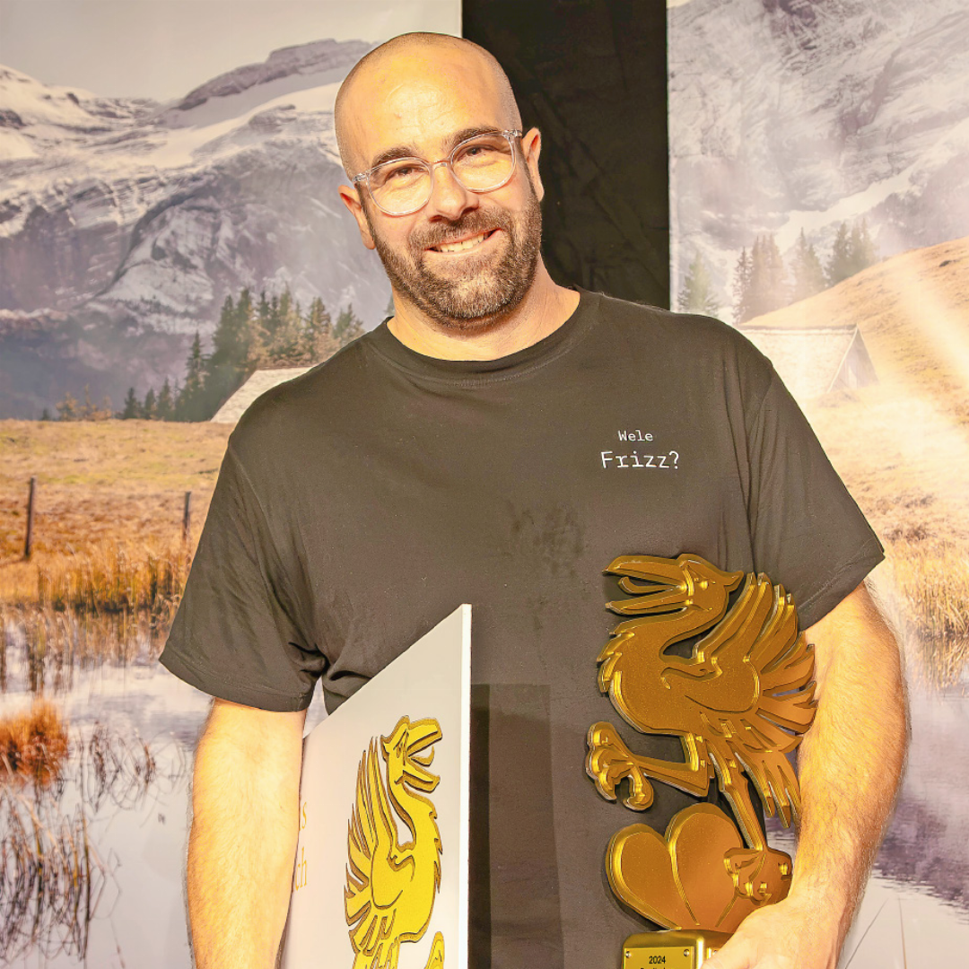 Der glückliche Gewinner des Goldenen Kranichs: Marco «Balu» Nigg. Der glückliche Gewinner des Goldenen Kranichs: Marco «Balu» Nigg.
