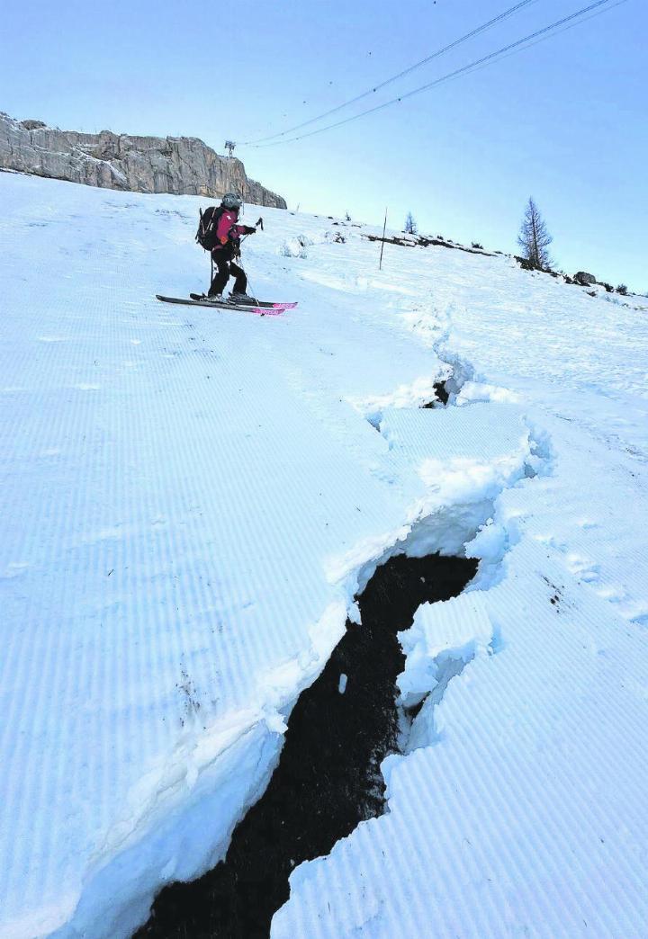 Black Wall aufgrund Riss geschlossen